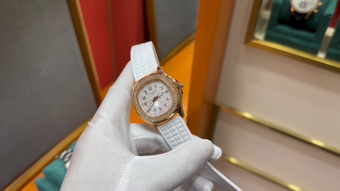 Peeta Emerald 5067A Stone Female Watch Review: Perfect Clone with Swiss Quartz Core