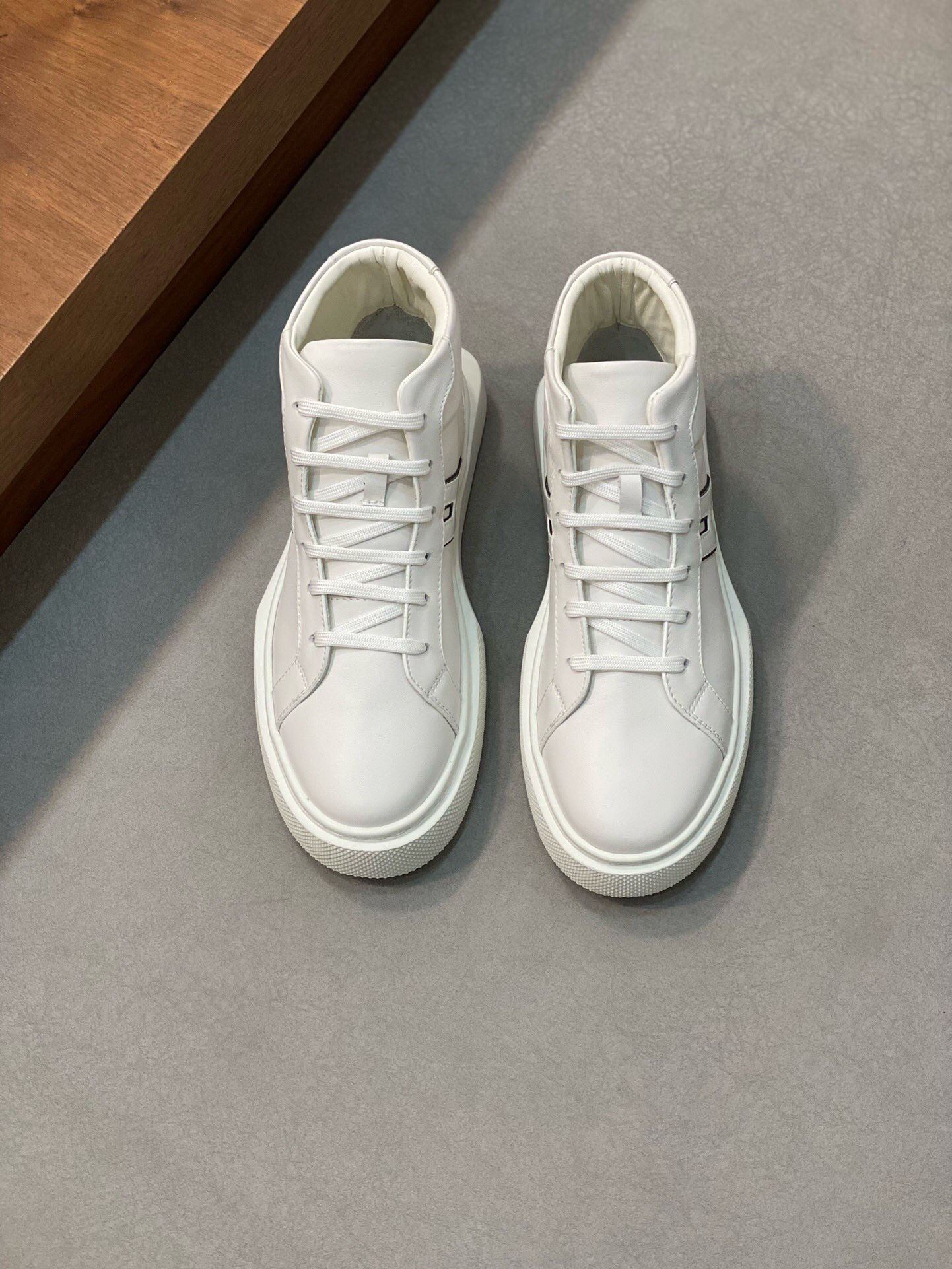 NO:216367,Brand HERMES original color matching, size 39-44 customized 38.45 price, new Hermes style, high-top boutique sports shoes, upper cowhide, creating a full cowhide footbed cowhide inner style, full dynamic original, Hermes comfortable sole, simple and generous sports and casual, Hermes casual shoes, hermes, hermes, sneakers, cowhide19860909品牌HERMES 颜色原版配色 码数39-44定做38.45 价格 材质爱马仕新款 高帮精品运动鞋 鞋面牛皮打造全牛皮垫脚牛皮内里版型时尚 动感十足原版 爱马仕舒适大底 简洁大方运动休闲,爱马仕 休闲鞋,hermes,hermes,sneakers,cowhide,Men's shoes