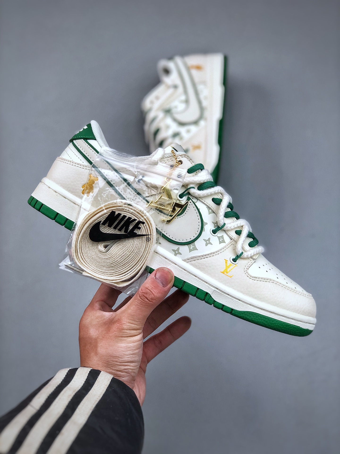 Nike SB Dunk Low x Louis Vuitton White Green Sneakers Size 36-45 5 i1704936893 7602 3