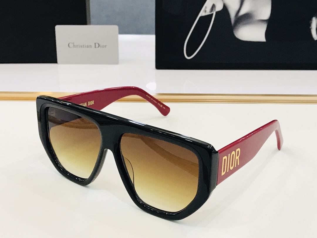 🔻🔻🔻DIO* 迪家 CD 10UCR  Size：60口14-142 春夏款墨镜 😎🔆。。搭配镜腿精致