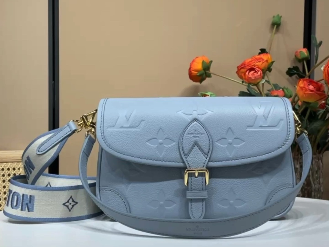 Louis Vuitton LV Diane Aaaaa +
 Sacs À Main Bleu clair m45985