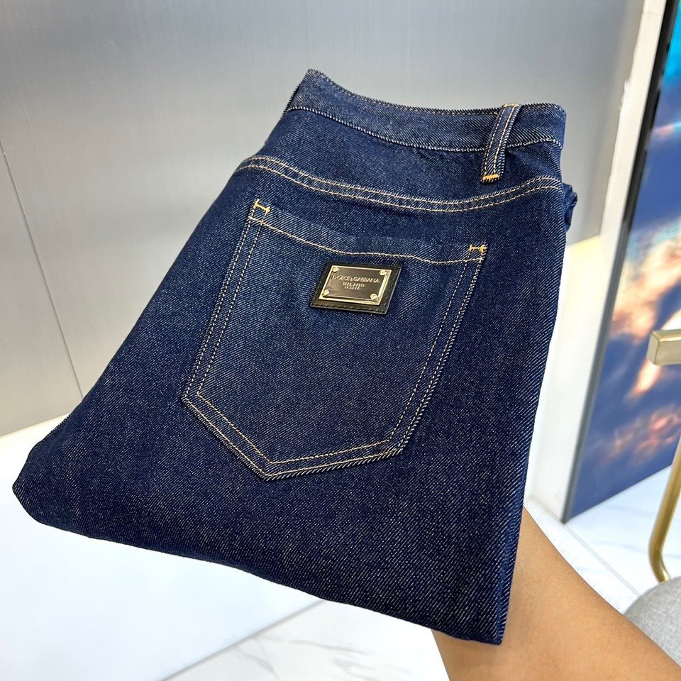 DG23s秋冬新品牛仔裤发售客供日本Denim平纹棉质牛仔面料梭织生产.顶尖的石磨水洗工艺让质感达到80