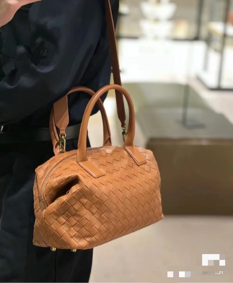Bottega Veneta Product _dtUqfPptTvM8nVgkuJQr0G-n2U-_VkAaBGOc_uw