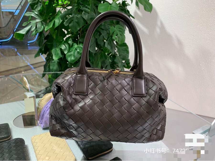 Bottega Veneta Product _dmMqfKNfzi8qMfIPaYSJFvbPhvwsDTD1KxQhB4Q