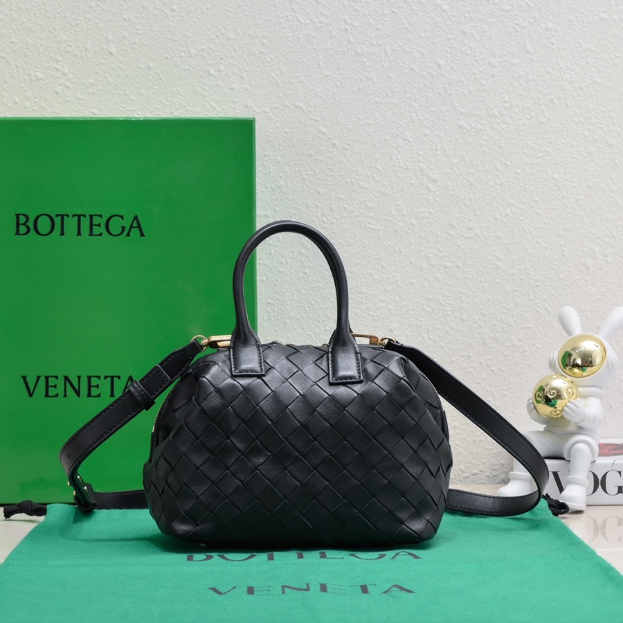 Bottega Veneta small black