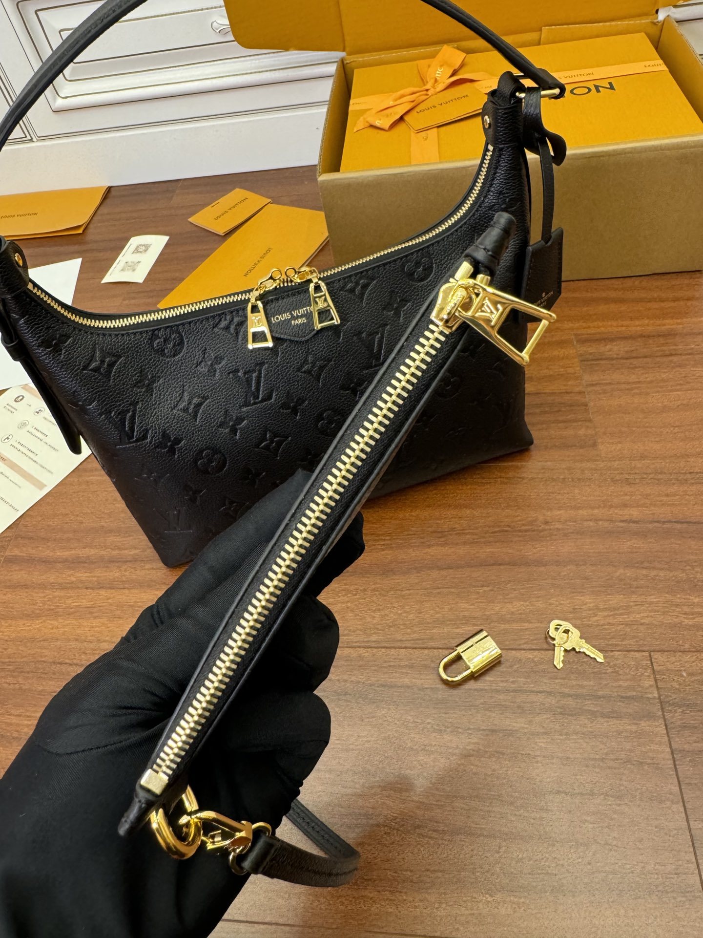 独家首发型号特正版M46610品质全面再次升级专柜同步电子芯片内码新礼盒礼品袋保护纸铜版电子标签合格证皮