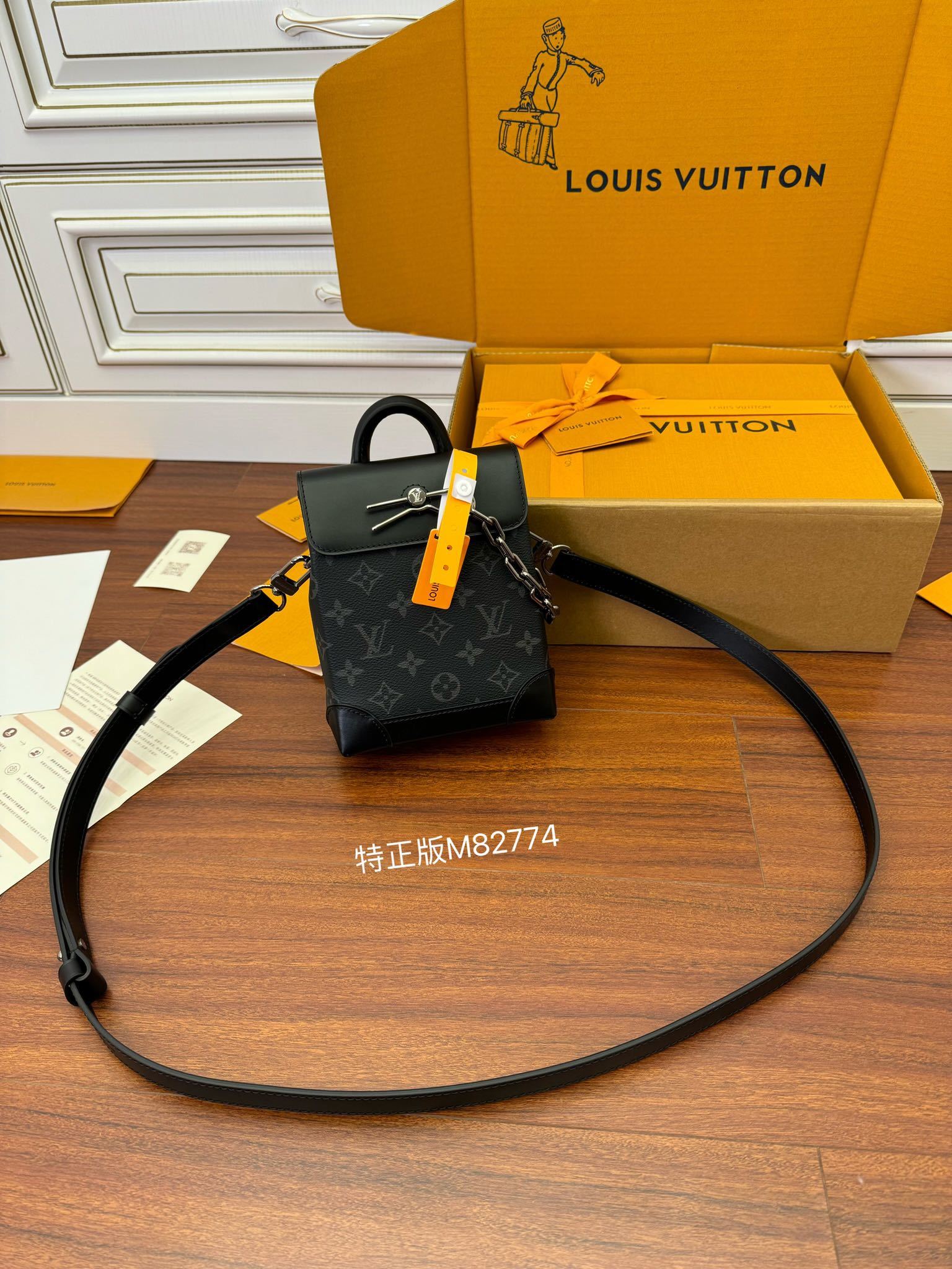 独家首发型号特正版M82774品质全面再次升级专柜同步电子芯片内码新礼盒礼品袋保护纸铜版电子标签合格证皮