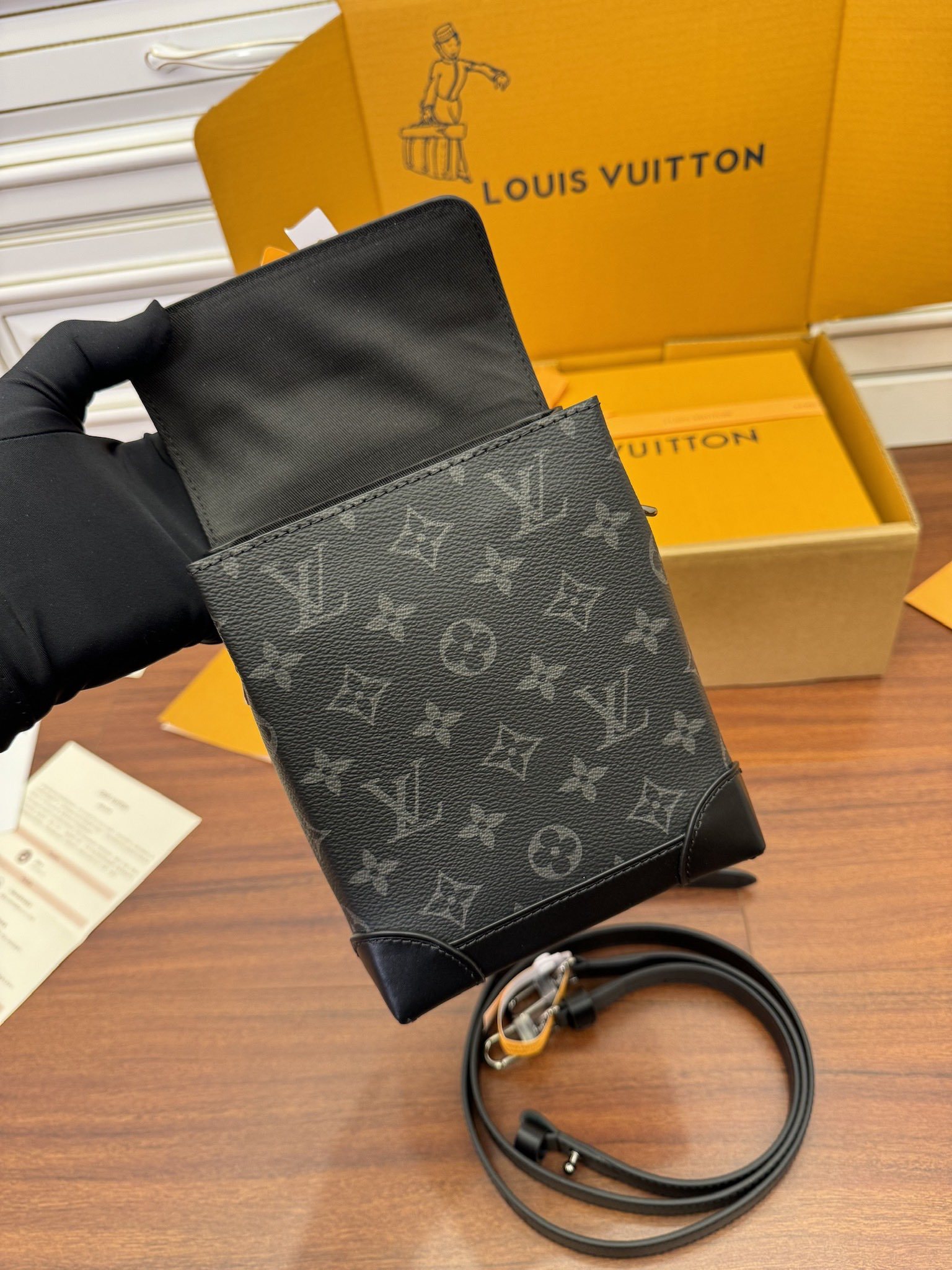 独家首发型号特正版M82774品质全面再次升级专柜同步电子芯片内码新礼盒礼品袋保护纸铜版电子标签合格证皮