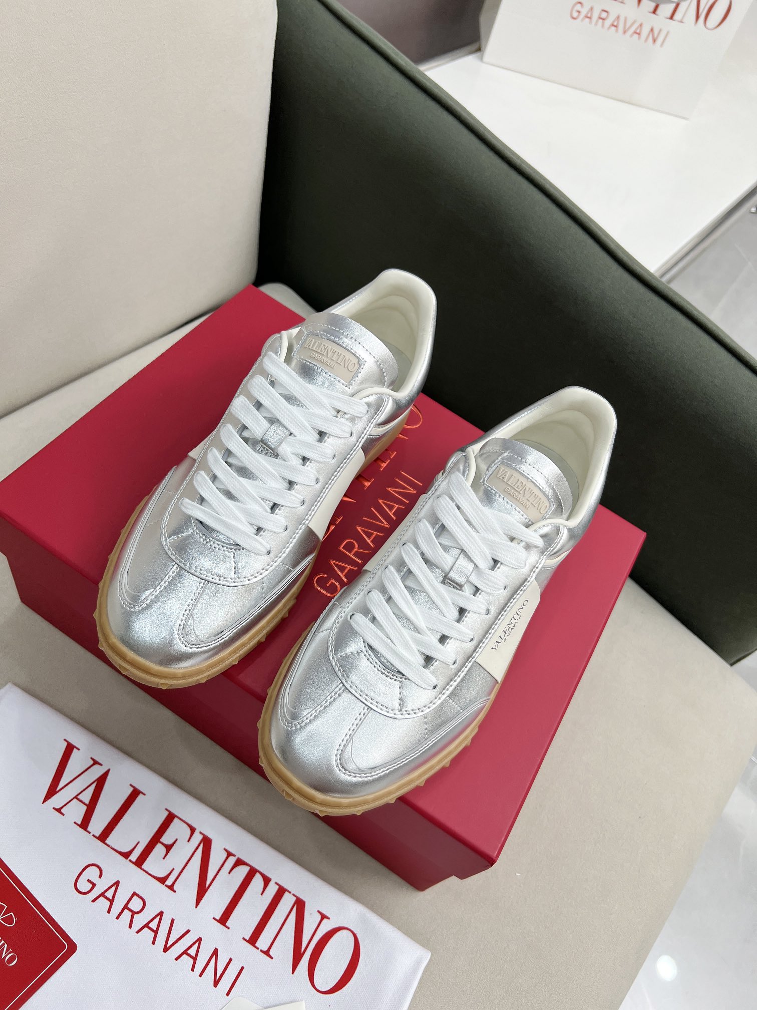 Valentino Designer
 Sapatos Tênis Pele de vitelo Couro vaca Borracha Calças moletom