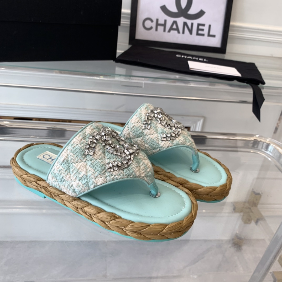 Chanel Chanel新款钻面拖鞋 开发