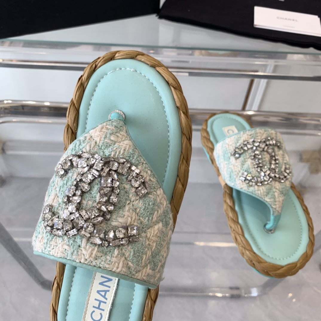 Chanel Chanel新款钻面拖鞋 开发