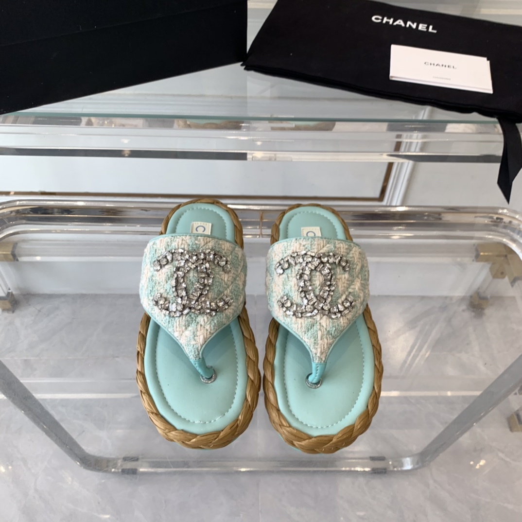 Chanel Chanel新款钻面拖鞋 开发