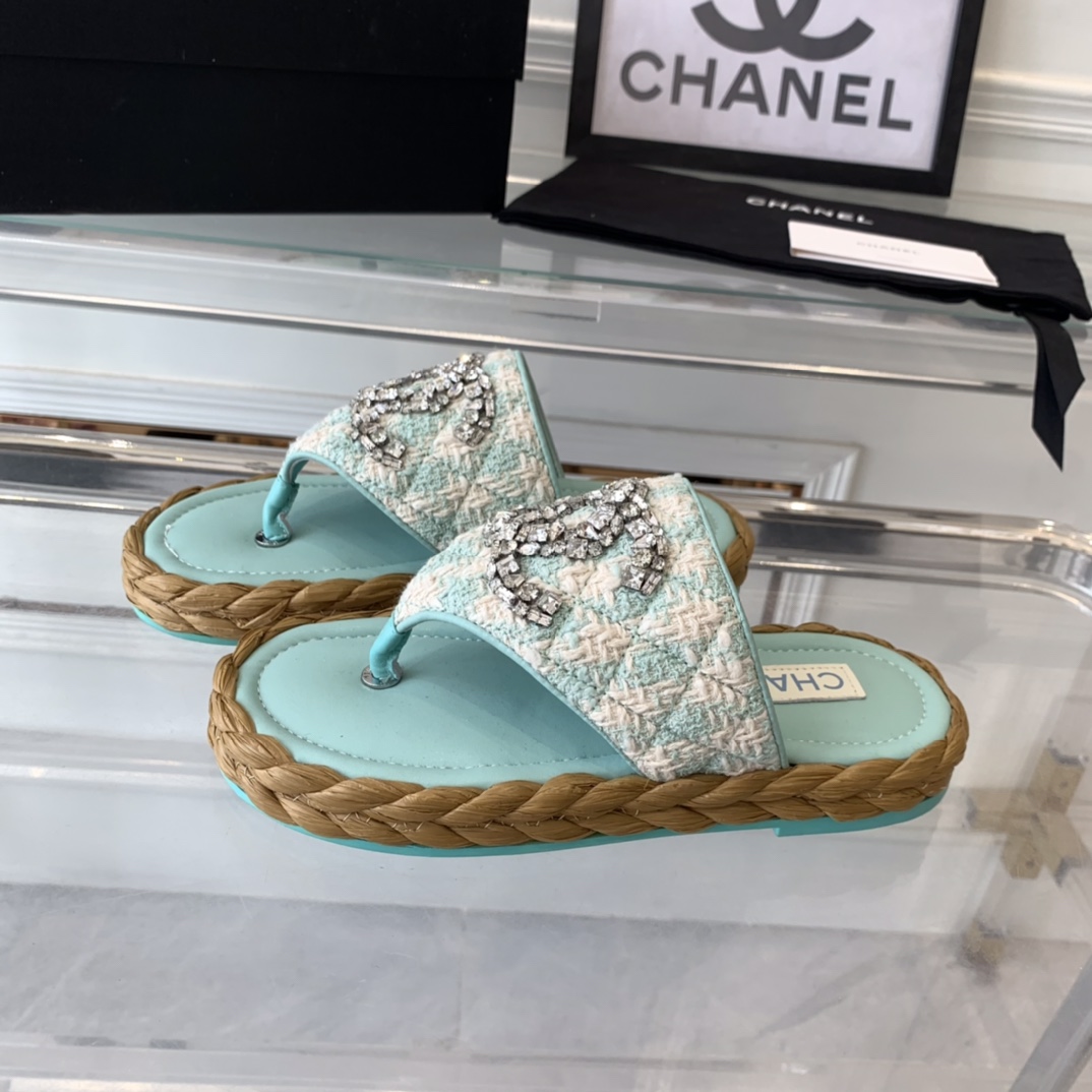 Chanel Chanel新款钻面拖鞋 开发