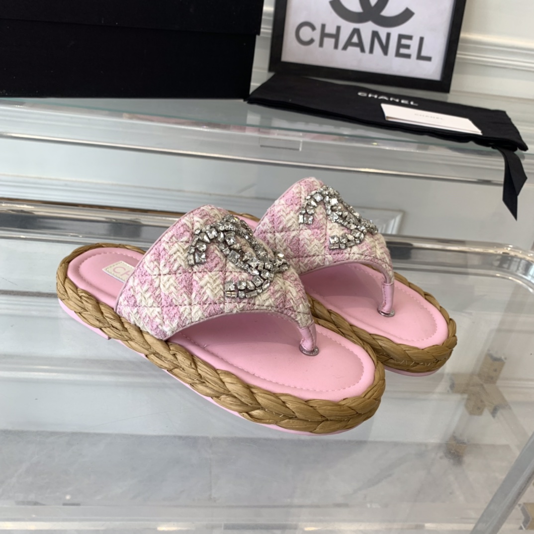 Chanel Chanel新款钻面拖鞋 开发