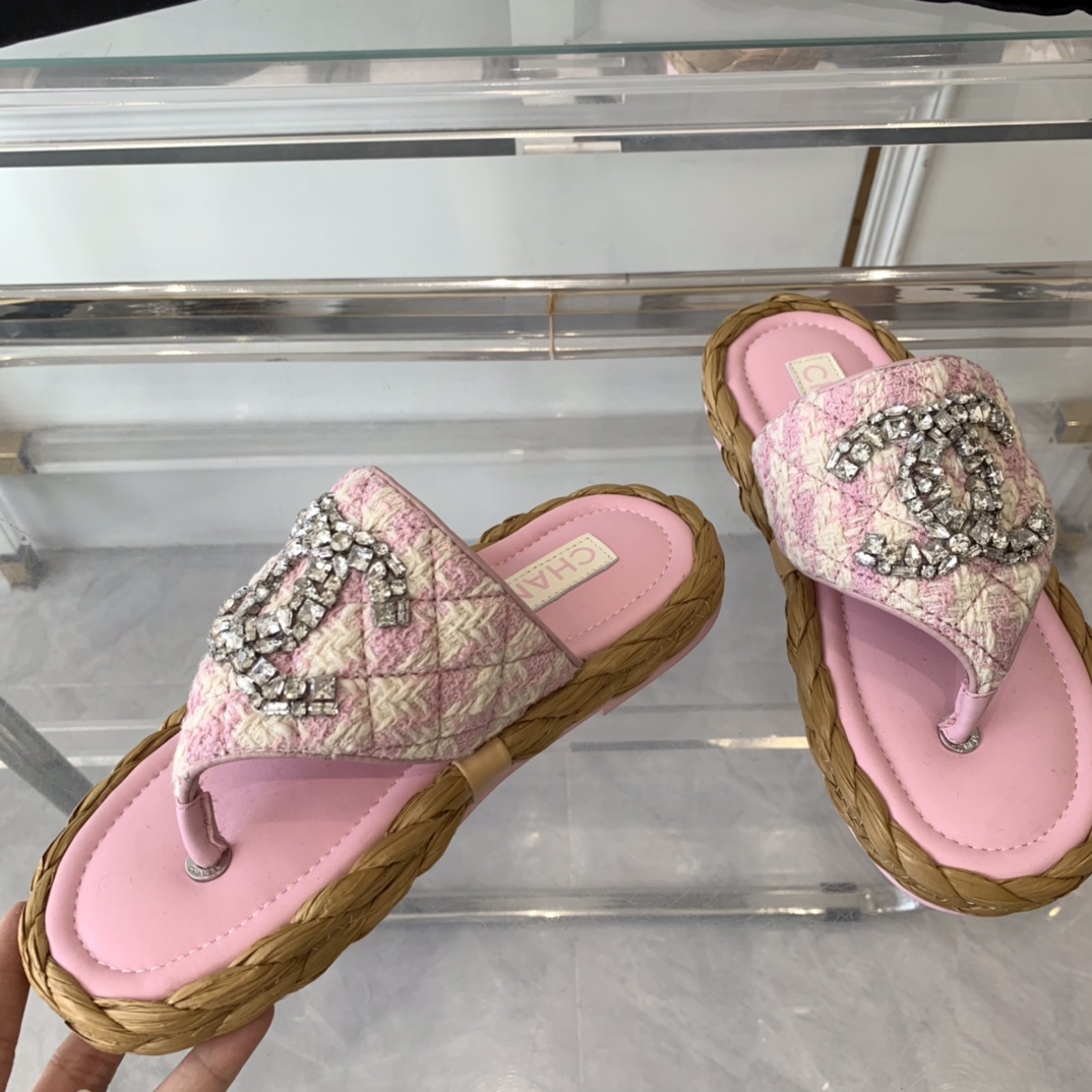 Chanel Chanel新款钻面拖鞋 开发