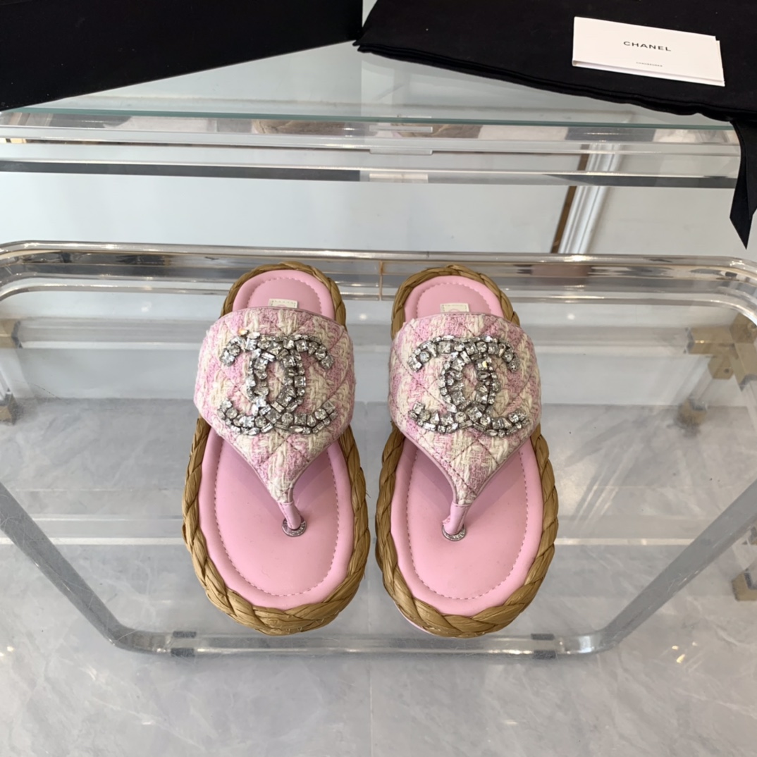 Chanel Chanel新款钻面拖鞋 开发