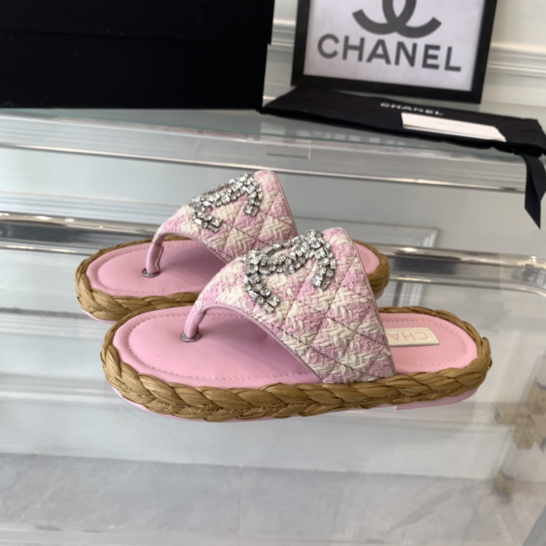 Chanel Chanel新款钻面拖鞋 开发