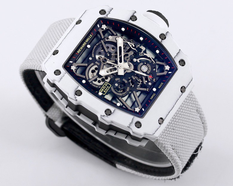 NO:641286,『New Factory-NEW Factory』[Ceiling] RICHARD MILLE Richard Mille RM 35-01 RAFAEL NADAL carbon fiber watch - as a ticket for billionaires (get a pair of cloth straps) 1 movement The highest version of the movement currently on the market, exclusively developed original RMUL3 hollow integrated movement, white sapphire shock absorber, after long-term testing, the stability is quite high, the movement is polished in place, (original synchronization) 2 Case imported NTT  It is a lightweight watch made of original textured carbon fiber, weighing only 50g. The inner tank and watch cover steel parts are made of titanium alloy and CNC high-precision machining, so that the watch case fits perfectly and seamlessly!  Truly original and authentic details. 3 Dial: The hollow dial with the classic black and red track inner shadow shows the unique charm of the watch. 4: The watch mirror is made of high-curved sapphire mirror and double-sided electroplated high-permeability film, which has an anti-glare effect, clear and exquisite. 5: The choice of natural rubber strap and woven Velcro strap,  6: Titanium alloy folding clasp, original mold opening, clear and three-dimensional engraving, perfectly restoring the original shape, the spring leaf is also made of titanium metal, the elastic effect is better and more durable 7: The screws are all made of titanium metal plating dark gray process, synchronizing the original effect. 'NEW Factory' achieves new breakthroughs and treats watch lovers with 'heart'!  ,19860909『新厂-NEW Factory』【天花板】RICHARD MILLE理查德米勒RM 35-01 RAFAEL NADAL碳纤维腕表——作为亿万富豪的入场劵（送一副布带） 1机芯目前市场最高版本机芯,独家研发原装RMUL3镂空一体机芯、白宝石避震器、经过长期测试,稳定性相当高,机芯打磨到位,（原装同步） 2表壳进口NTT 原装纹路碳纤维打造、轻量 级表款,克重仅 50g、内胆与表盖钢件采用钛 合金材料、CNC 高精密加工、使表壳配合完美 无缝隙！真正做到原装正品细节. 3表盘:镂空表盘搭配经典黑红赛道内影展现腕 表独有魅力 4:表镜采用高弧度蓝宝石镜面双,并采用双面电镀高透膜,具有防眩效果,清晰而精致. 5:表带天然橡胶表带与编制魔术贴表带选 择、 6:表扣钛合金折叠表扣,原装开模,刻字清晰立体,完美还原正品形状,弹簧片同样采用钛金属,弹性效果更好更持久 7:螺丝全部采用钛金属电镀深灰色工艺,同步原装效果 『新厂-NEW Factory』实现新突破,用“心”对待腕表爱好者！,,Watch