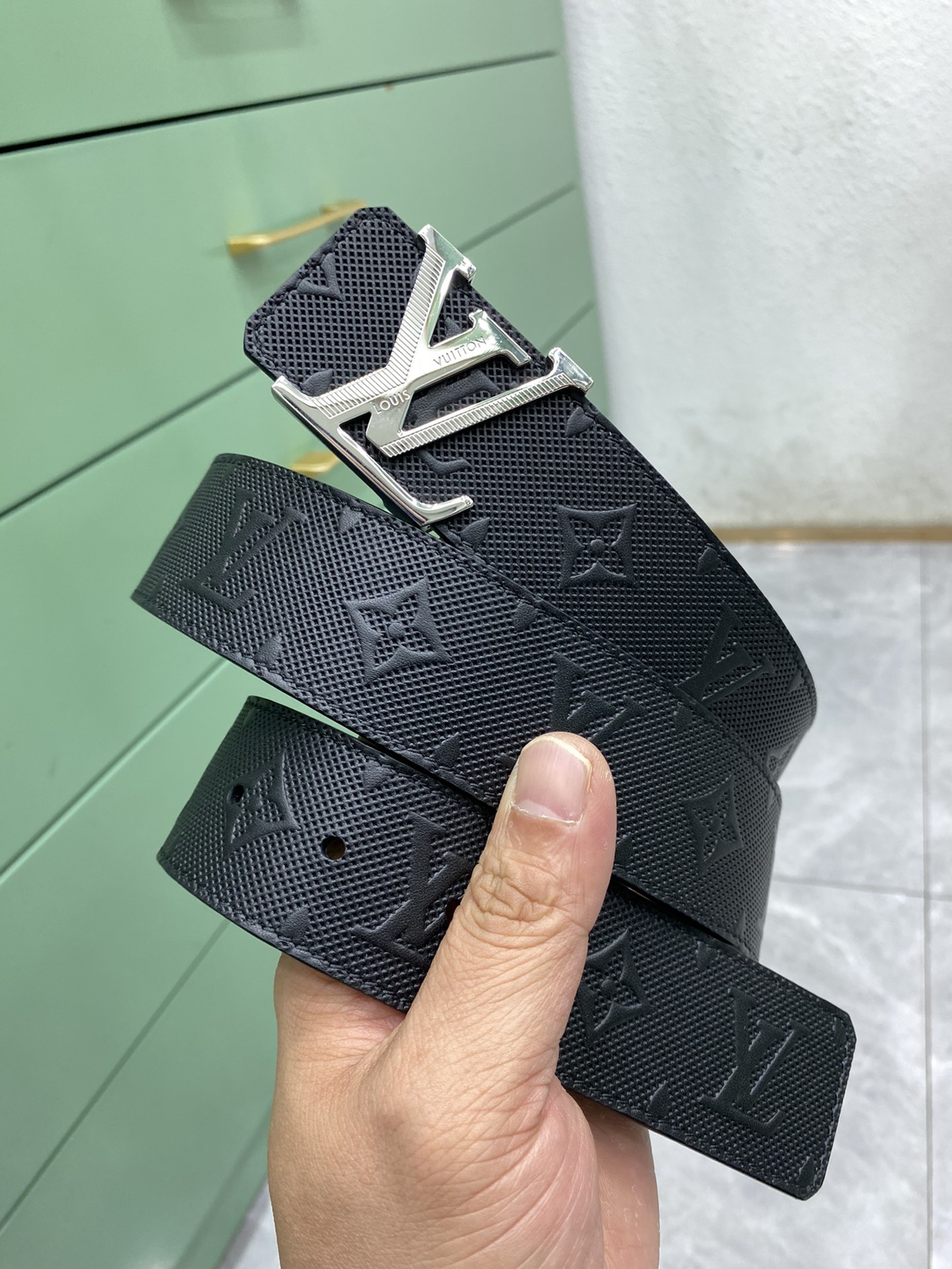 NO:138175,Original single LV Louis Vuitton 4.0cm width imported calfskin made of original single steel buckle hot-embossed double-sided three-dimensional sense Double-sided imported calfskin soft touch., belt, louis vuitton, louis vuitton, cowhide19860909原单 LV 路易威登 4.0cm寬度 進口小牛皮製造 原單鋼扣 熱壓花雙面立體感十足 雙面進口小牛皮手感柔軟.,皮带,louis vuitton,louis vuitton,cowhide,Belt