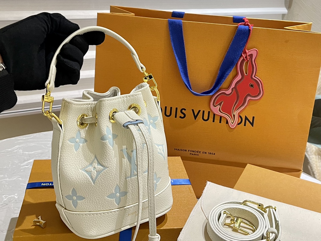 mirror copy luxury
 Louis Vuitton Bucket Bags Mini