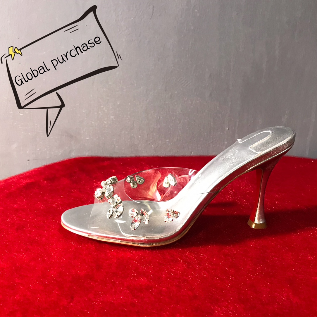 NO:100193,High-end custom sandal classic series!  H10Cm, size 34-42. Custom leather sole, no return or exchange, 2053-004.P∨C crystal diamond. Silver sheepskin, official website synchronization Standard European code Reference:2053-004 Color:black/black Material:suede/PVC Lining:goat leather Heel height:10Cm Sole:leather sole Size:EU 34-42 (US 4-11):,,christian louboutin,sandals,sheepskin,Leather soles19860909高端订制 凉鞋精典款系列！ H10Cm,尺码34-42码. 真皮大底订制不退不换2053－004.P∨C水晶钻.银色羊皮里,官网同步 标准欧码 Reference:2053-004 Color:black/black Material:suede/PVC Lining:goat leather Heel heigh:10Cm Sole:leather sole Size:EU 34－42（US 4一11) :,,christian louboutin,sandals,sheepskin,Leather soles,Women's Shoes