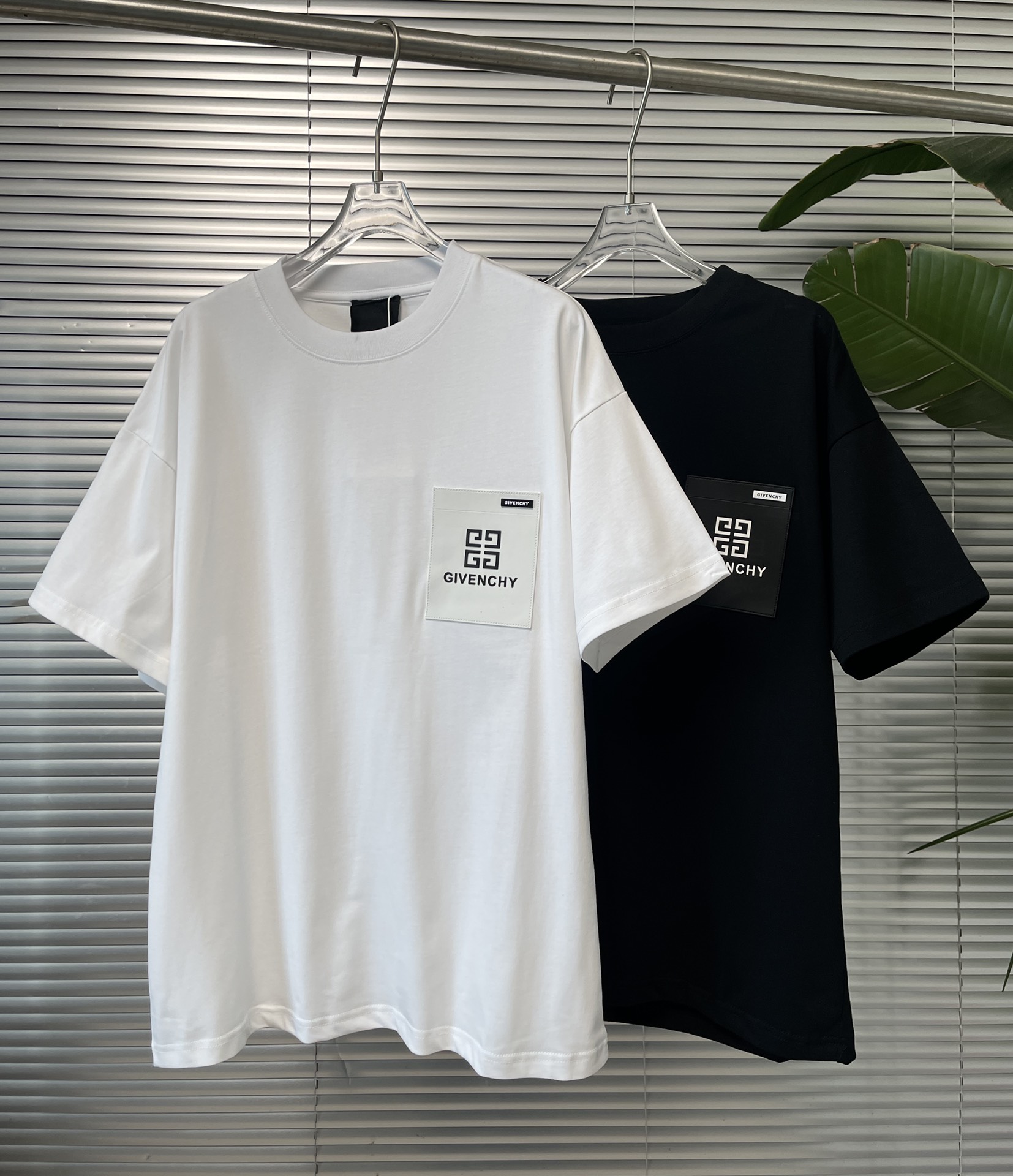 Yupoo givenchy t on sale shirt