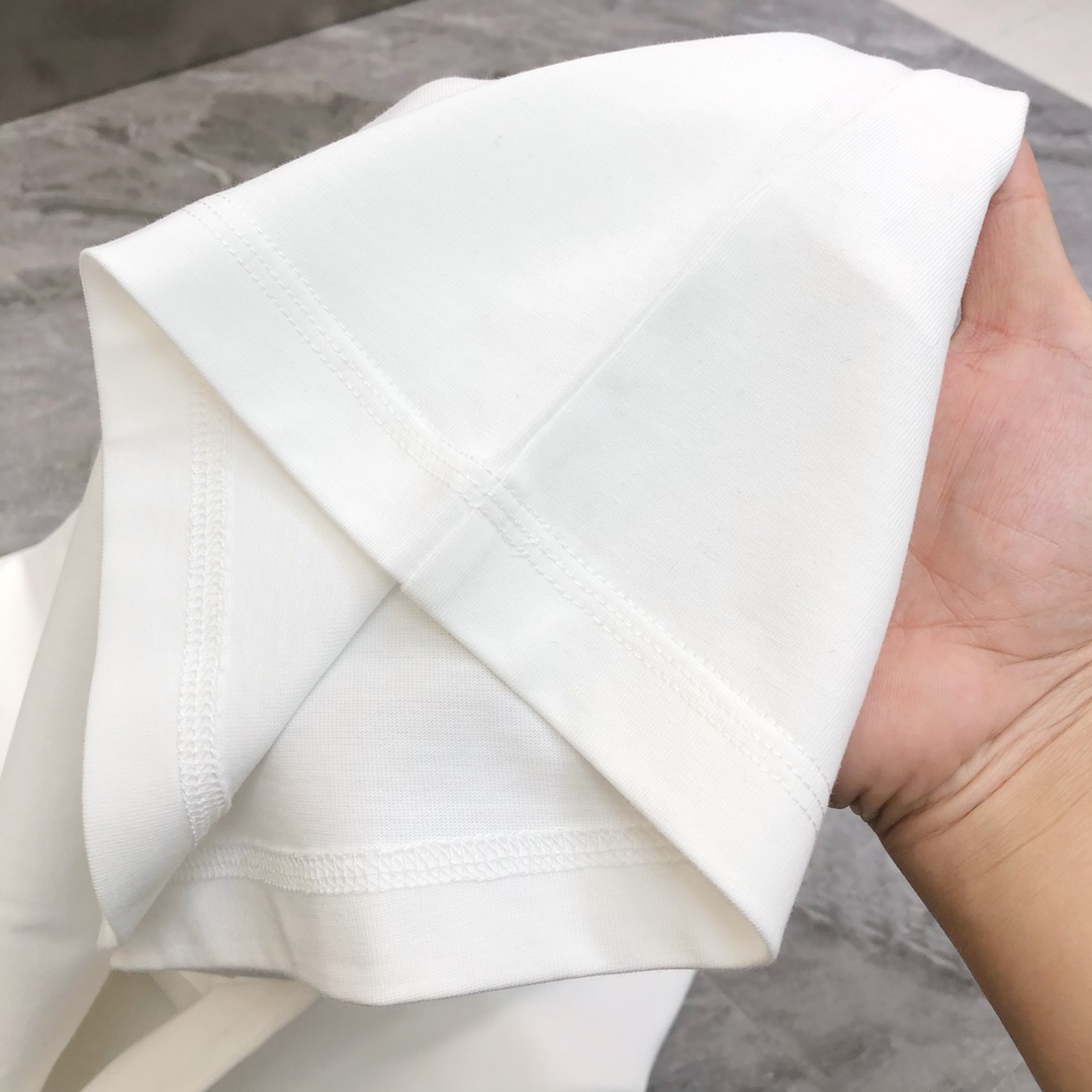   LV 路易威登2025春夏新款原单男士圆领短袖T恤 🔥专柜同步售卖 ✨✨高端品质 高版本 OS版型阔