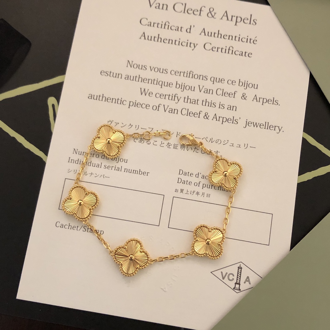 Praktyczny i wszechstronny projektant repliki
 Van Cleef & Arpels online
 Biżuteria Bransoletka