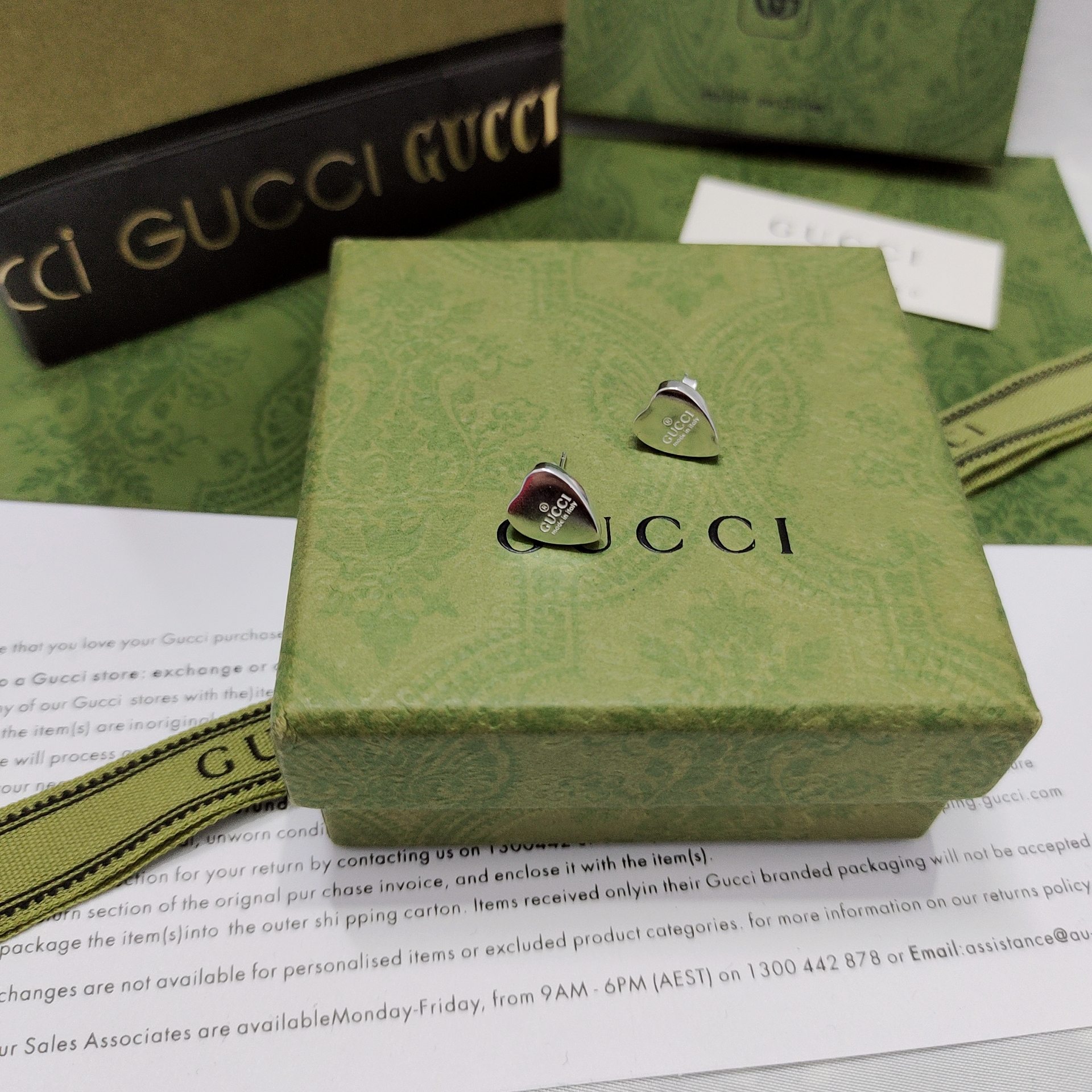 Gucci ハートモチーフのロマンティックなイヤリング