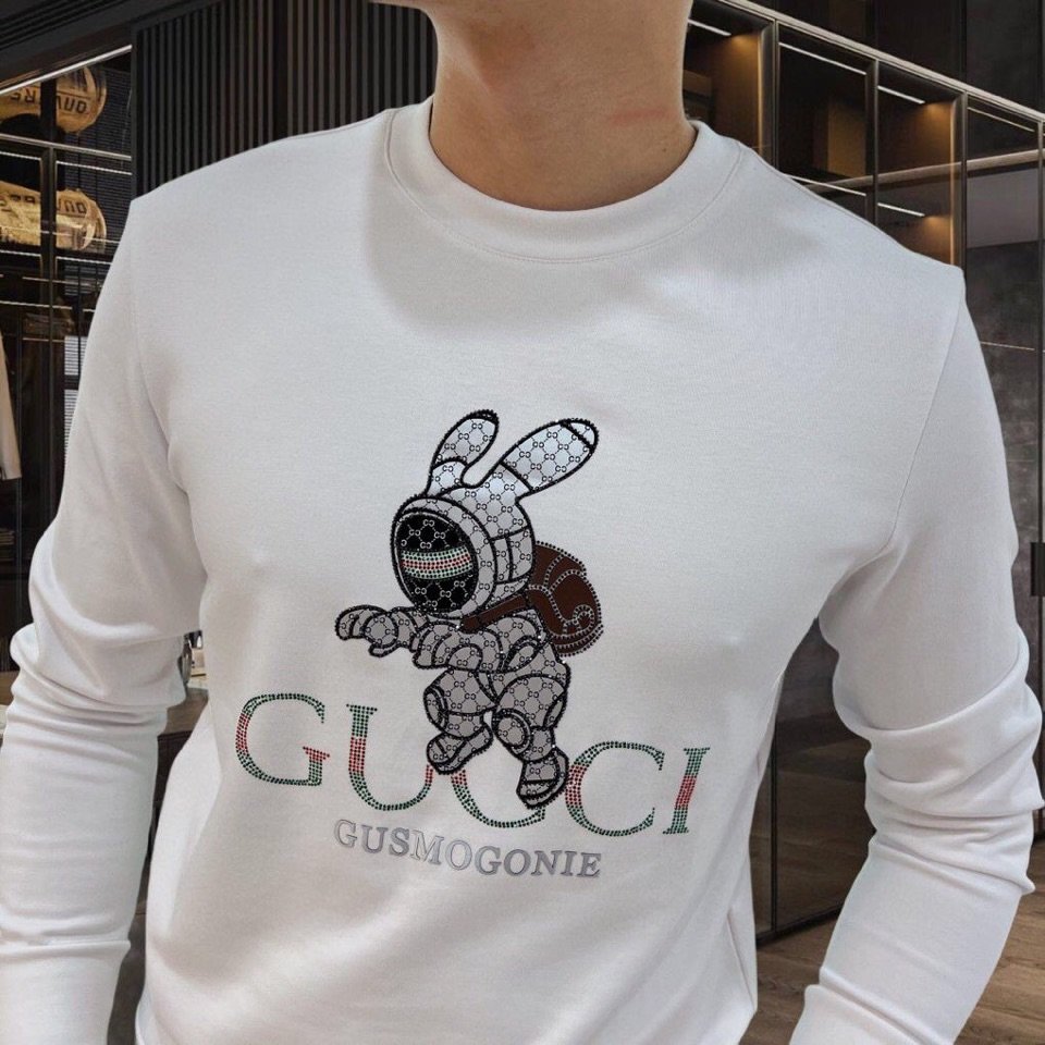 Gucci古奇23ss冬季薄绒长袖T恤打底衫单穿内搭皆宜!客供薄绒面料,优质型的特级面料更能将穿着感表现
