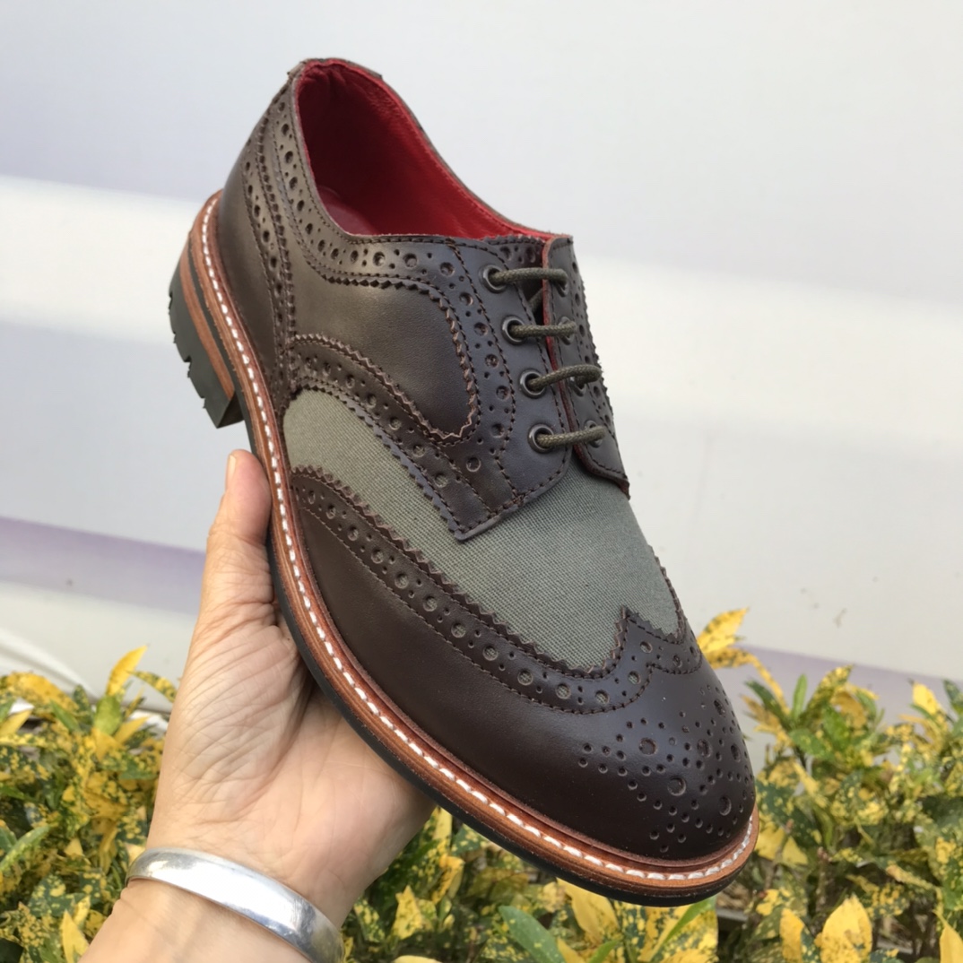 NO:100028,Year-end welfare high-version foreign trade leather, Brock carved formal business British shoes, standard code 39.40. No return or exchange, SF Express free shipping,19860909年终福利高版外贸真皮,布洛克雕花正装商务英伦鞋,标准码39.40. .不退不换,顺丰包邮,,Women's Shoes