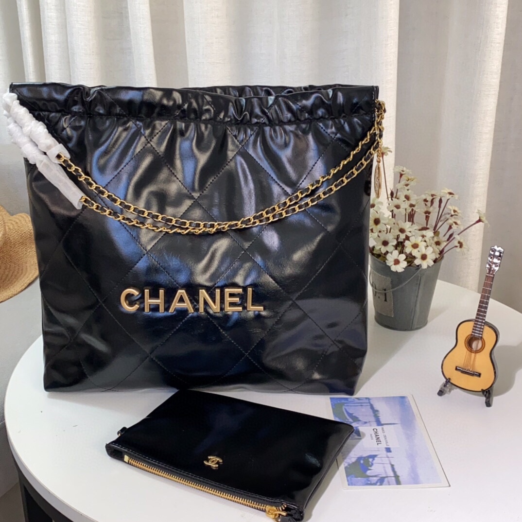 Chanel Crossbody & Shoulder Bags