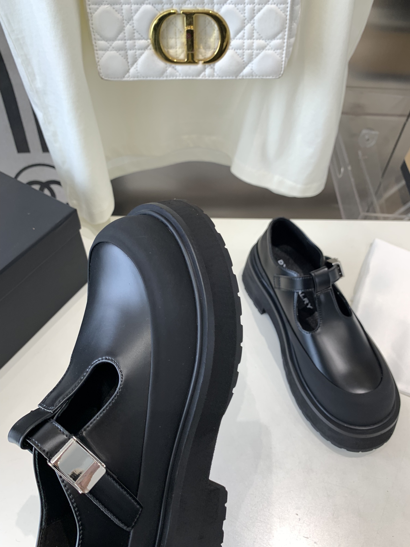 “Designer DYMONLATERY 2024 Black Series Big Head Shoes Offer $600” - 图片 5