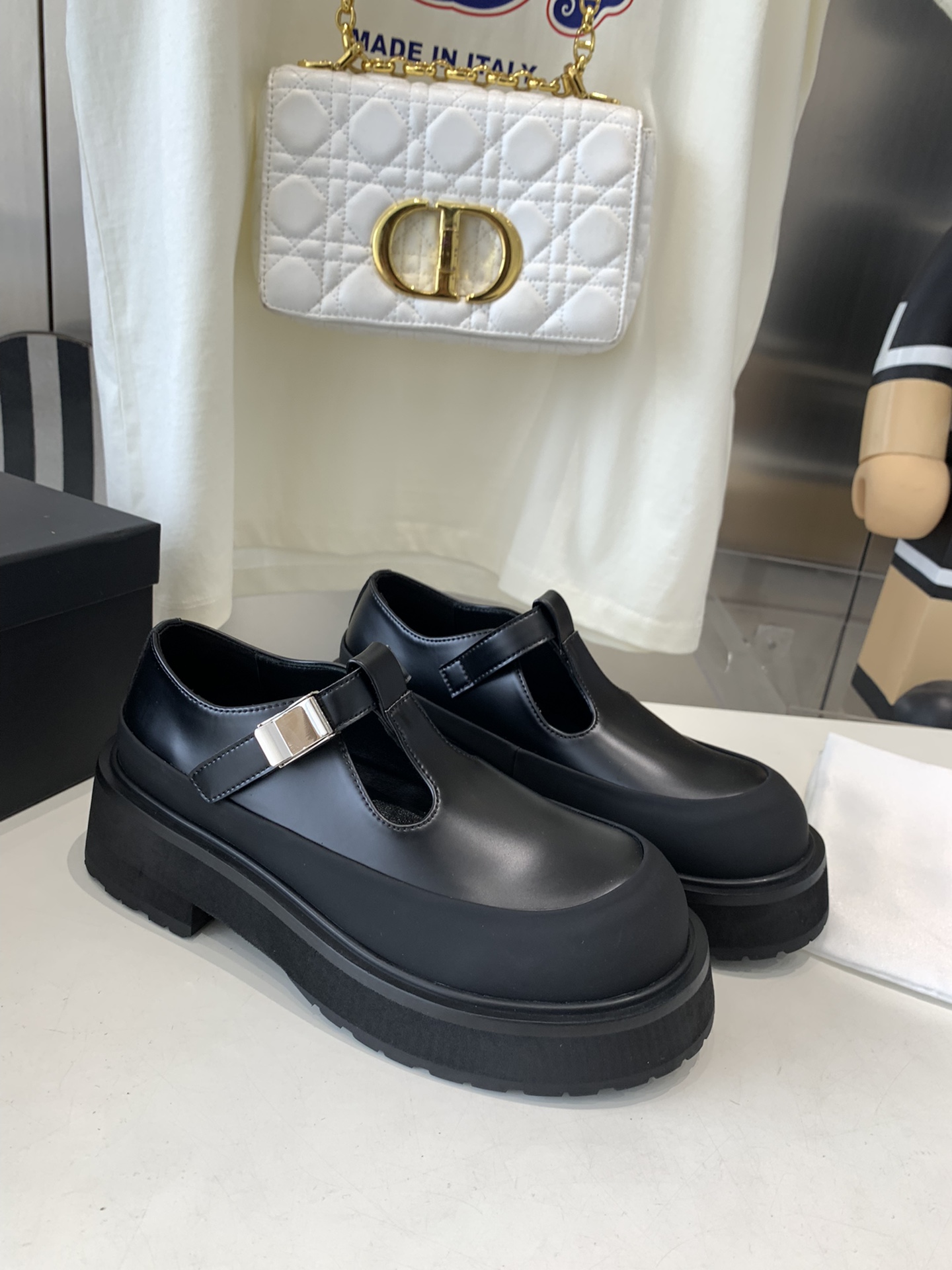 “Designer DYMONLATERY 2024 Black Series Big Head Shoes Offer $600” - 图片 2