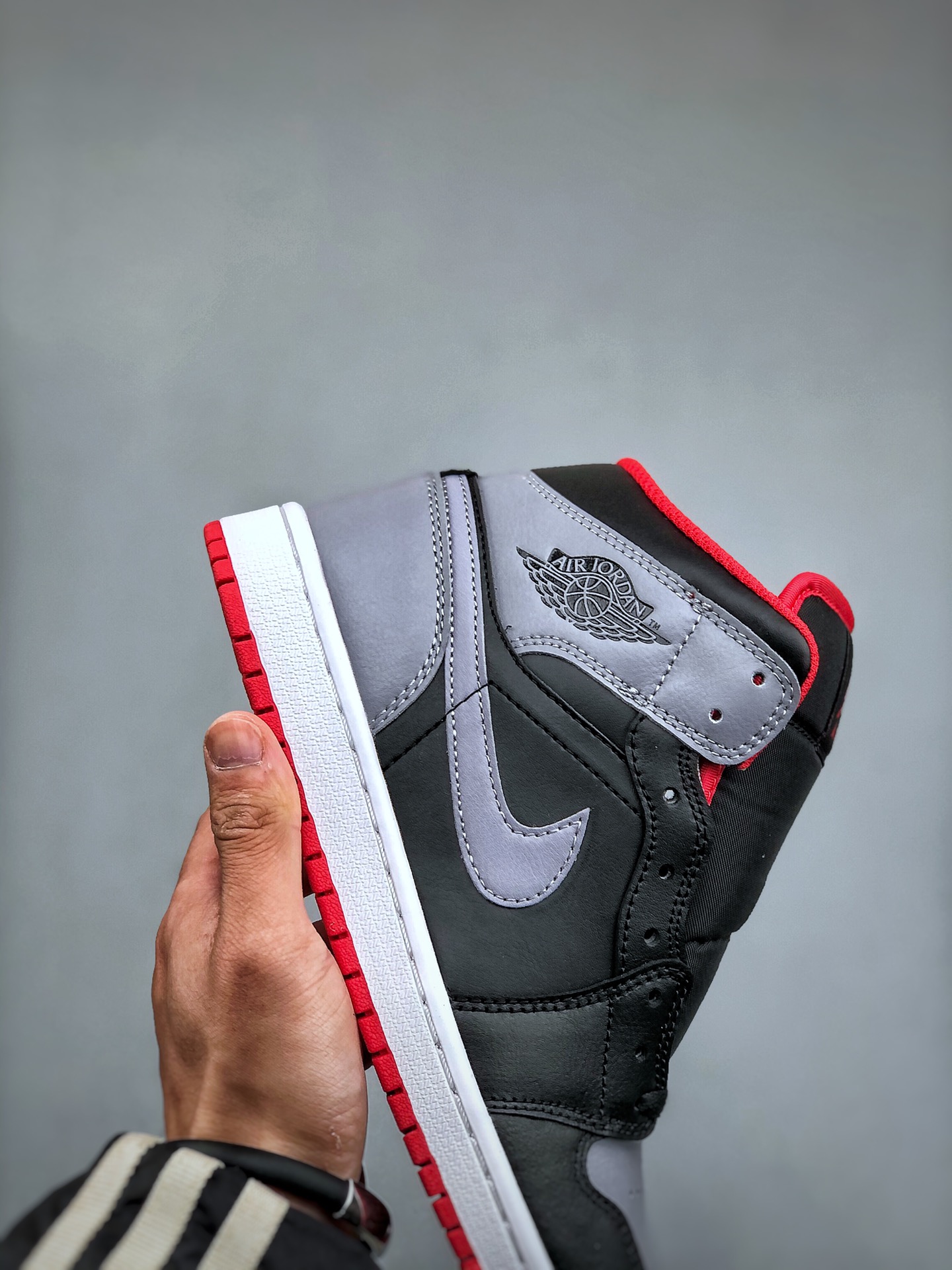 K过验版本NikeAirJordan1MidAJ1乔1黑灰目前市售最高品质出货原鞋开发平台订单专用代工流