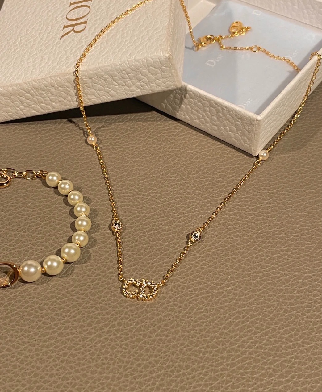 Dior Pearl Bracelet and Crystal Necklace Set - Comprehensive 3