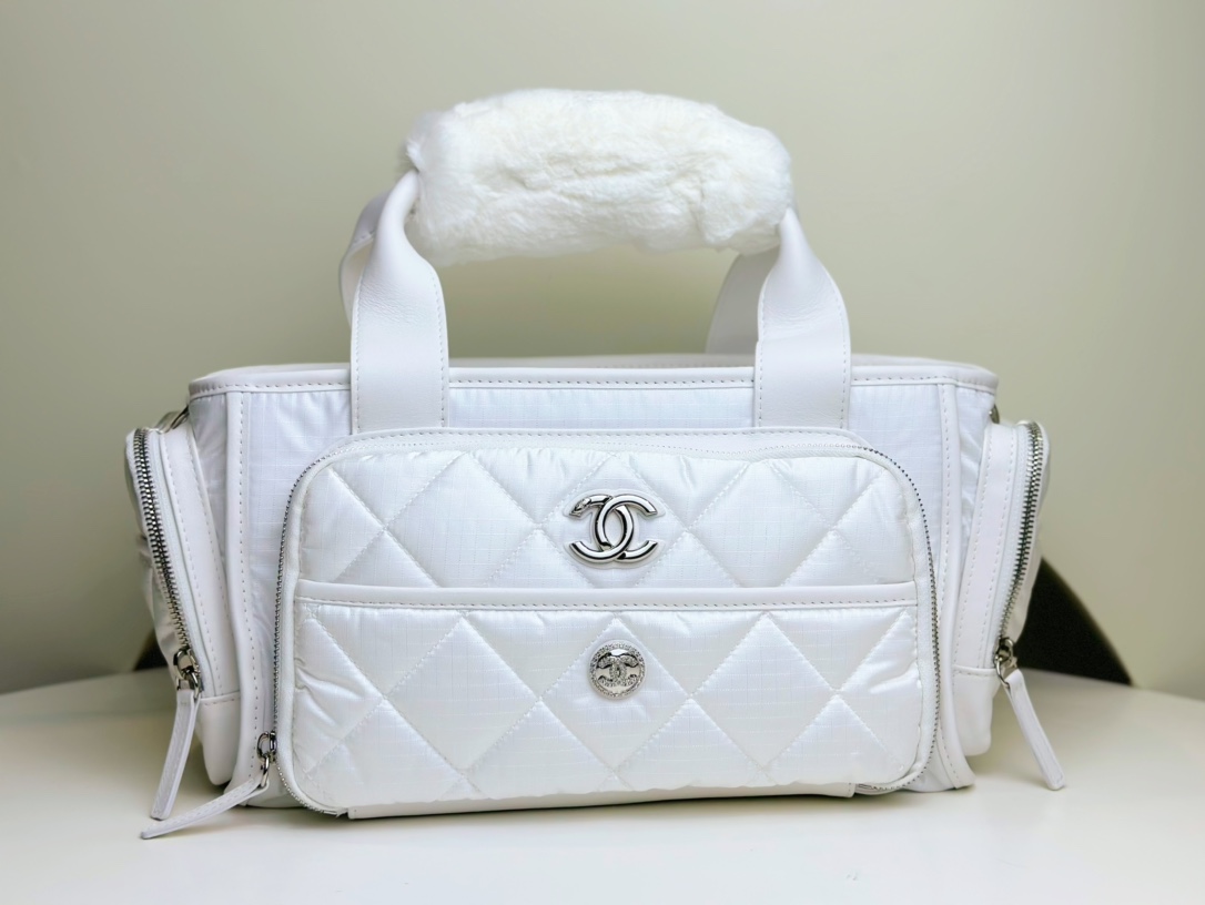Chanel AAAA
 Travel Bags Shop the Best High Authentic Quality Replica
 Chains