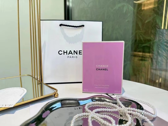Chance Chanel Eau Tendre Eau de Toilette Spray, 3.4 Fl Oz (100ml) 1 Chance Chanel Eau Tendre Eau de Toilette Spray, 3.4 Fl Oz (100ml)