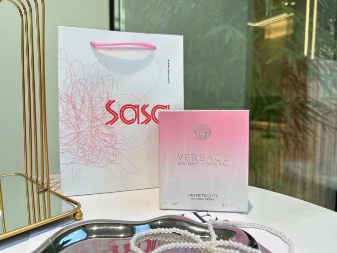 Versace Bright Crystal Eau de Toilette for Women - Floral Fruity Fragrance 1 Versace Bright Crystal Eau de Toilette for Women - Floral Fruity Fragrance