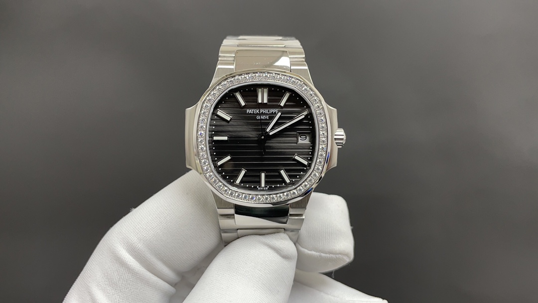 Patek Philippe “没人能拥有百达.翡丽，只不过为下一代保管而已。”