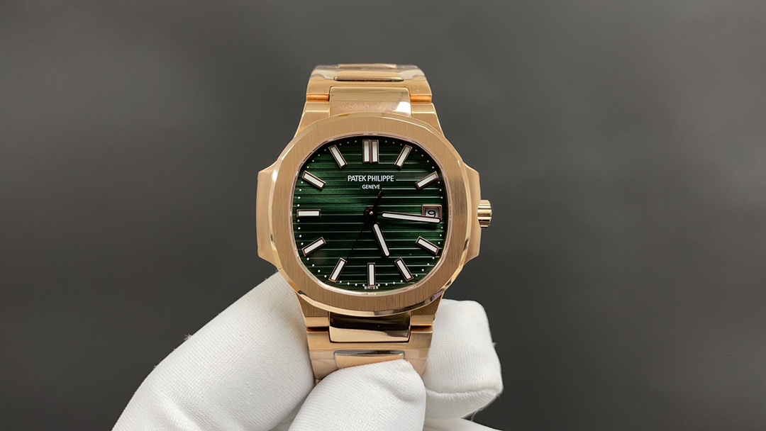 Patek Philippe “没人能拥有百达.翡丽，只不过为下一代保管而已。”