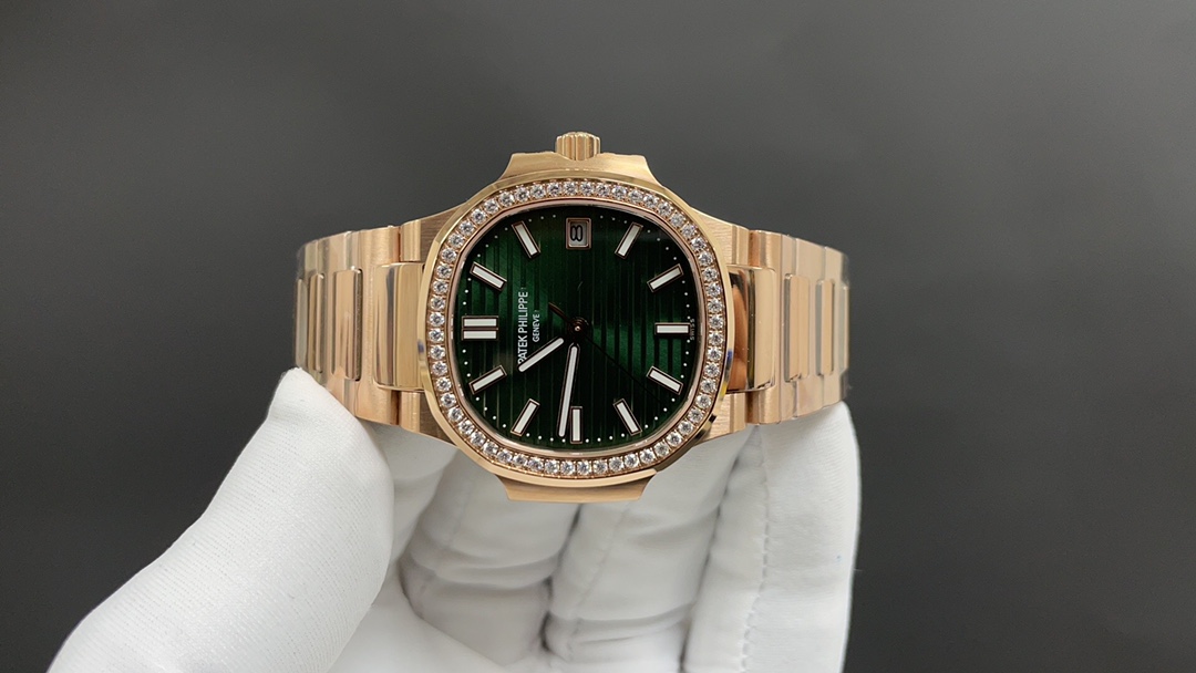 Patek Philippe “没人能拥有百达.翡丽，只不过为下一代保管而已。”