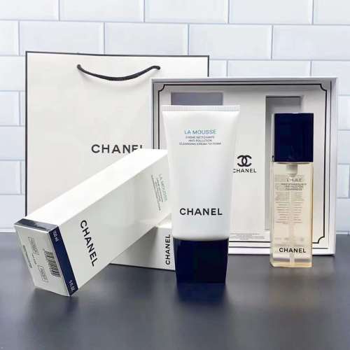 Chanel Facial Cleansing Set - Camellia Cleanser & Gentle Oil - 150ml Each 1 Chanel Facial Cleansing Set - Camellia Cleanser & Gentle Oil - 150ml Each