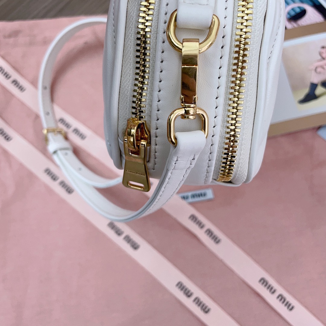 BH229Miu家新款饭盒包选用顶级进口小羊皮经典Matelasse工艺双拉链设计包身精致立体有型正面金