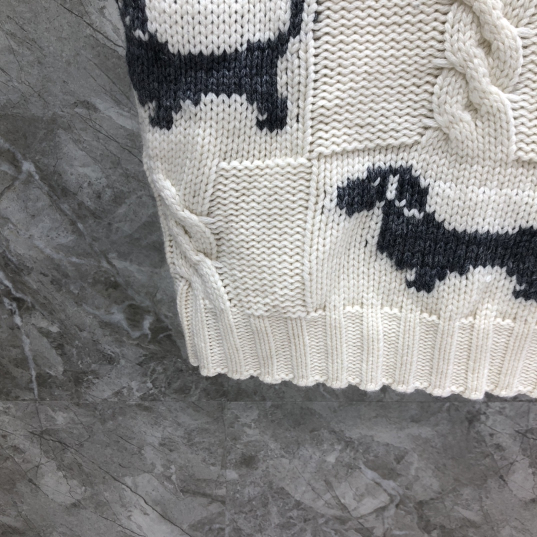 高版本女款羊毛小狗背心  

码数：1.2.3    颜色：藏青   白色