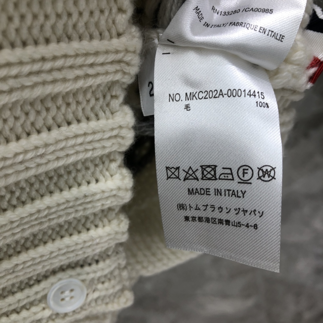 高版本女款羊毛小狗背心  

码数：1.2.3    颜色：藏青   白色