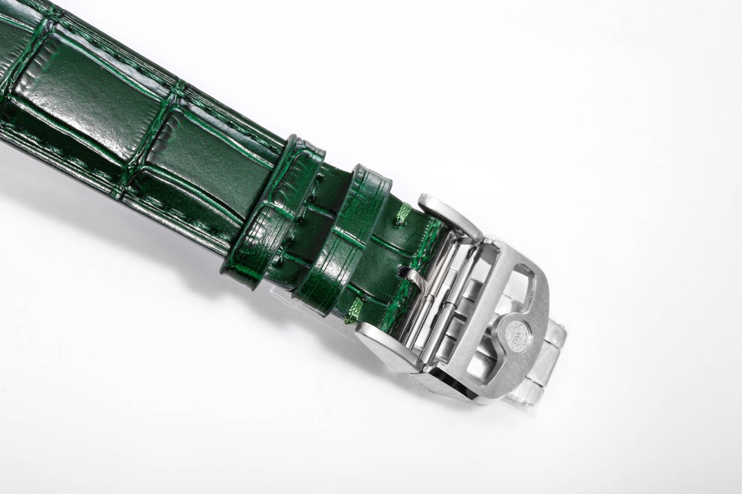 GR市场最高版本万国IWC葡萄牙自动小三针系列腕表！R551️表径40.4毫米机芯采用定制机82200自