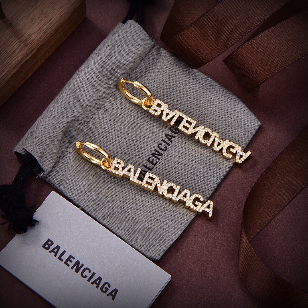 ️原单货新品巴黎世家Balenciaga新款耳环专柜一致黄铜材质电镀18k金火爆款出货设计独特前卫美女必
