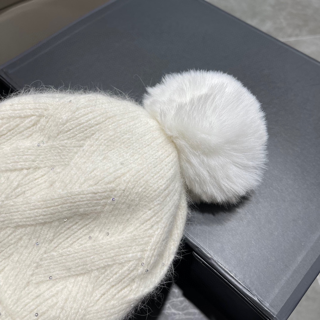 PRADA普拉达2023秋冬新款针织毛线帽大牌系列轻奢感满满.冬天出街必备