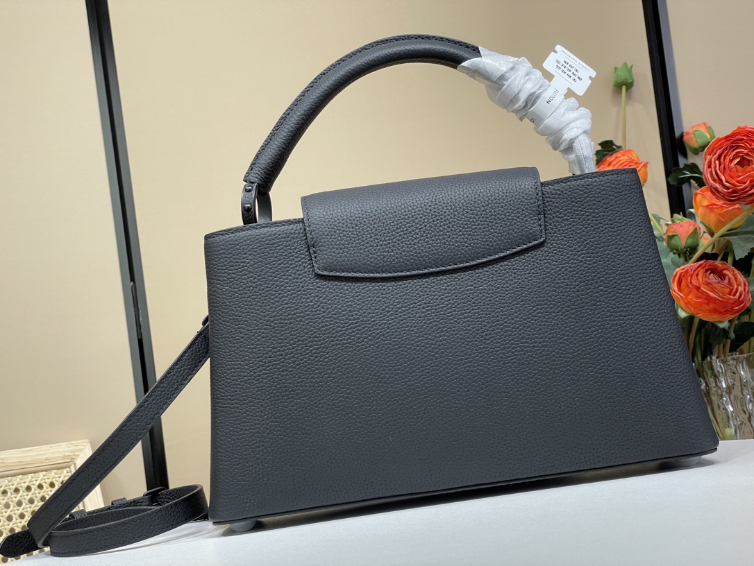 Louis Vuitton LV's top end-of-year purchasing Capucines medium size